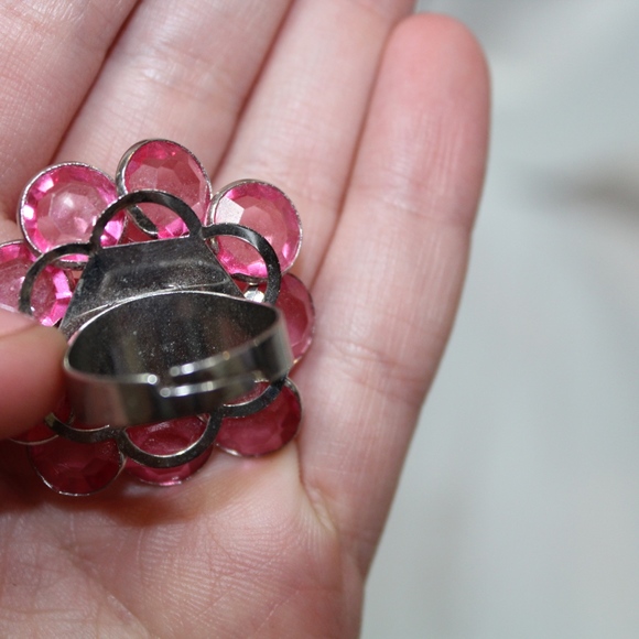 Adjustable Flower Ring - Picture 3 of 3